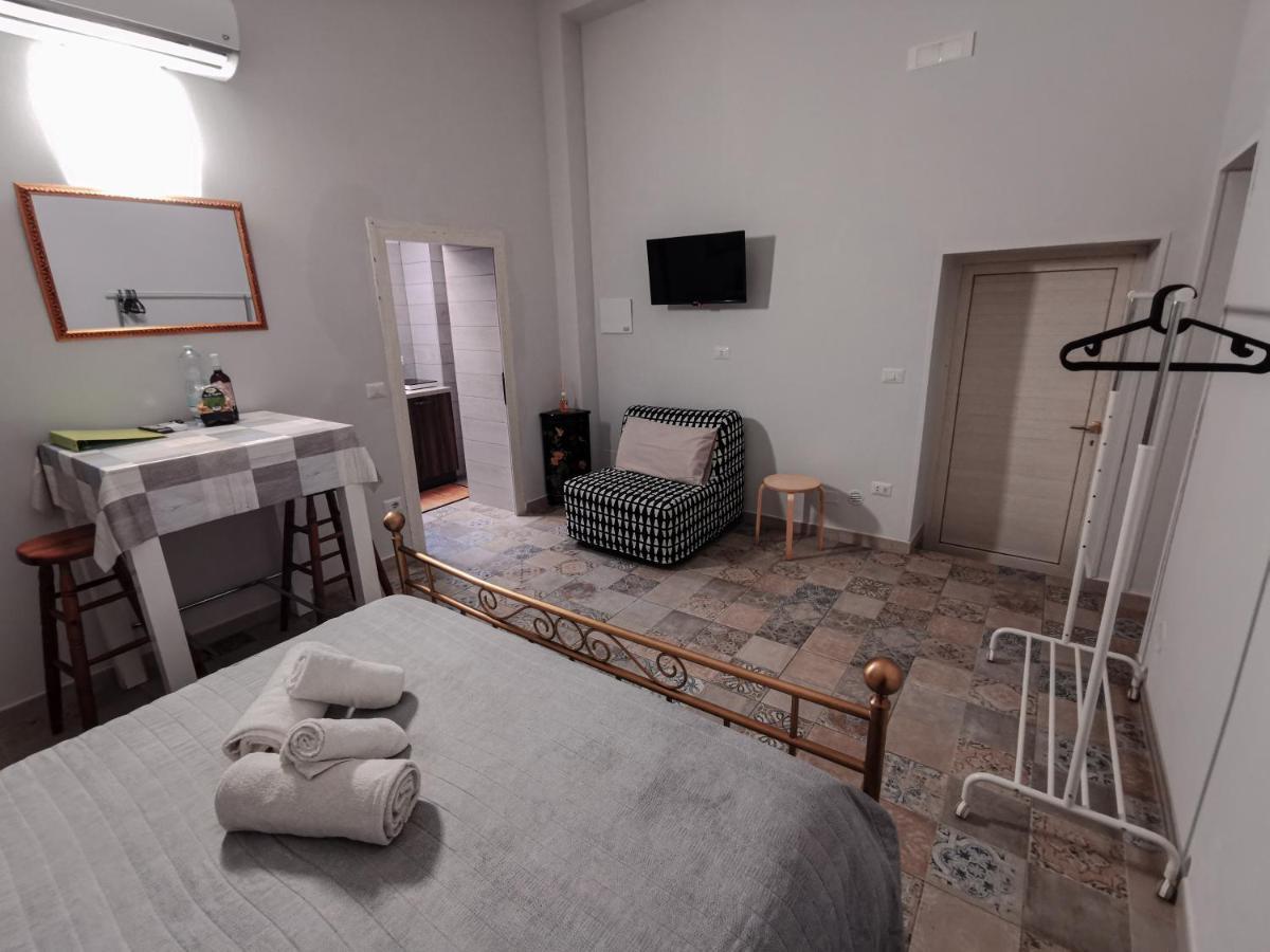 Whiteflower Apartments Bari Buitenkant foto